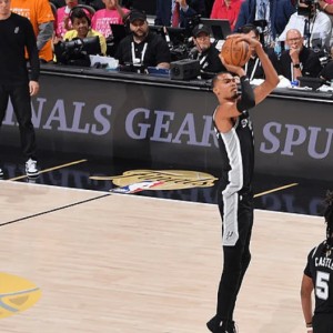 世界杯官方app下载中心-断电！马刺自领先尼克斯14分后，被尼克斯轰出41-21逆转20分